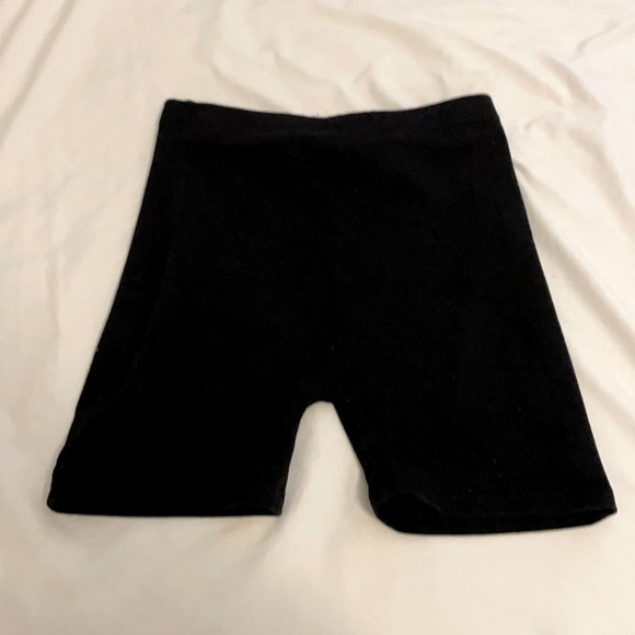 Brandy Melville Pants - brandy melville biker shorts